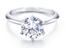 Verlovingsring: briljant geslepen diamant in een Tiffany zetting
